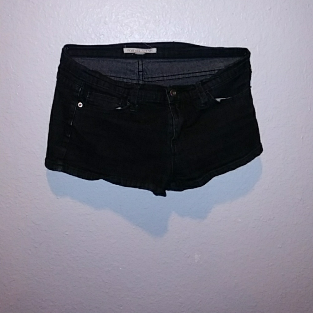 Clothes - Picture 3 of 6